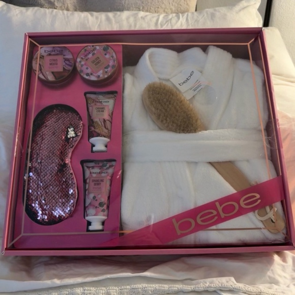 Bebe Bath & Body 7-Piece Gift Set | OS Robe | New in Box